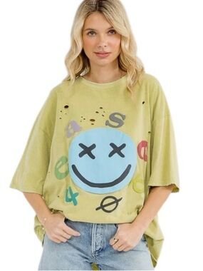 537:  EASEL NWT TOP GREEN TEA (H12)